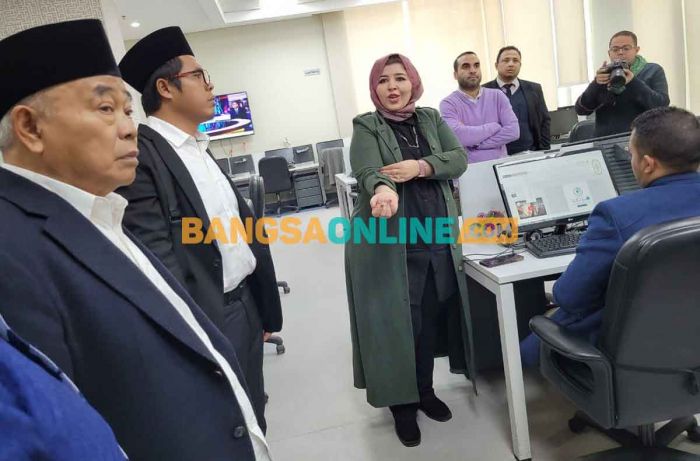 Dr Reham Ajak Lihat Cara Kerja Al-Azhar Observer, Follow Up Kerja Sama Khofifah Tangani Radikalisme Dr Reham Ajak Lihat Cara Kerja Al-Azhar Observer, Follow Up Kerja Sama Khofifah Tangani Radikalisme