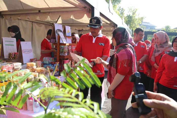 Pasar Murah Ramadhan di Ngawi, Belum 3 Jam Dagangan Ludes Terjual Pasar Murah Ramadhan di Ngawi, Belum 3 Jam Dagangan Ludes Terjual