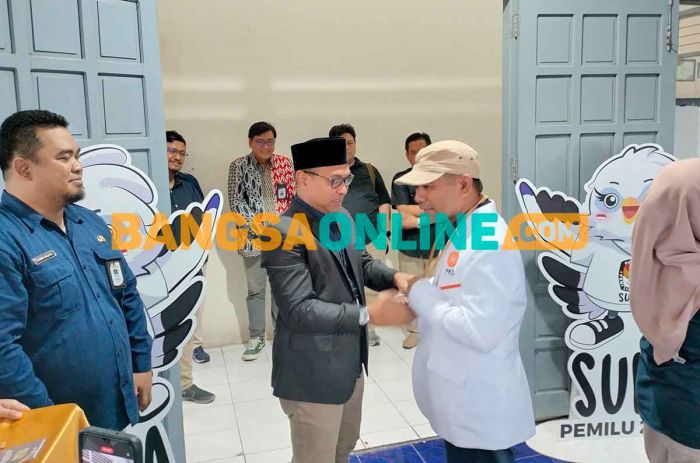 Bawa Rombongan Ojol, PKS Jadi Parpol Pertama Daftarkan Bacaleg ke KPU Kota Blitar