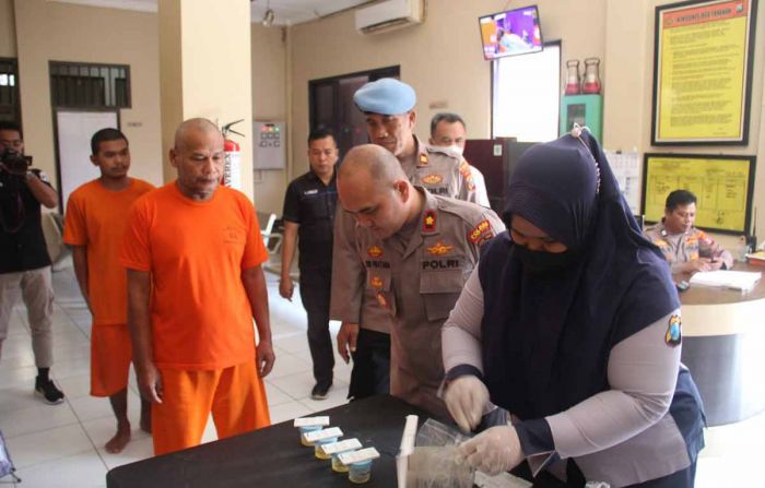 Puluhan Tahanan Polres Kediri Kota Jalani Tes Urine Puluhan Tahanan Polres Kediri Kota Jalani Tes Urine