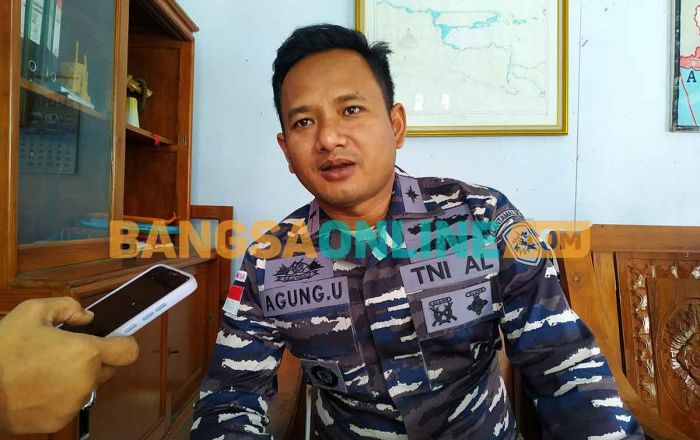Posmat TNI AL Tulungagung Tingkatkan Pengawasan Maritim dengan Rutin Patroli di Pesisir Selatan