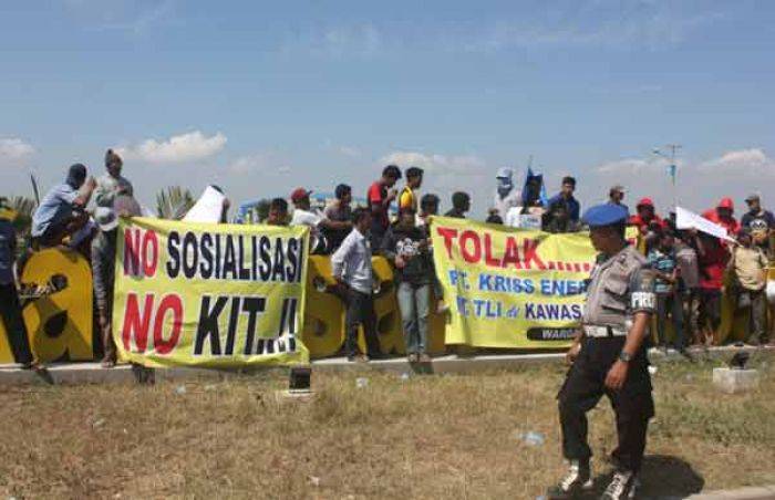 Tuntut Kompensasi, Ratusan Warga Ring I Demo PT KIT Tuban Tuntut Kompensasi, Ratusan Warga Ring I Demo PT KIT Tuban
