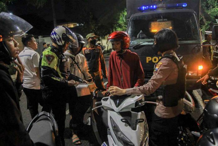 Tekan Pelanggaran Lalu Lintas, Satlantas Polrestabes Surabaya Gelar Operasi Keselamatan 2023 Tekan Pelanggaran Lalu Lintas, Satlantas Polrestabes Surabaya Gelar Operasi Keselamatan 2023