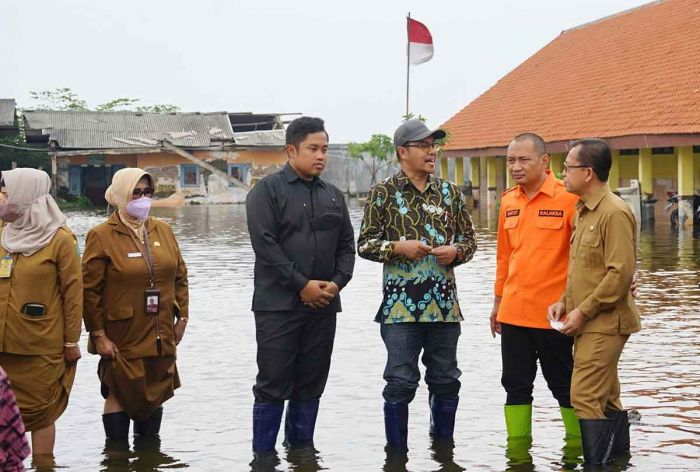 Respons Cepat Imbauan Gubernur, BPBD Jatim Kirim Pompa Air ke Sejumlah Titik Banjir di Sidoarjo Respons Cepat Imbauan Gubernur, BPBD Jatim Kirim Pompa Air ke Sejumlah Titik Banjir di Sidoarjo