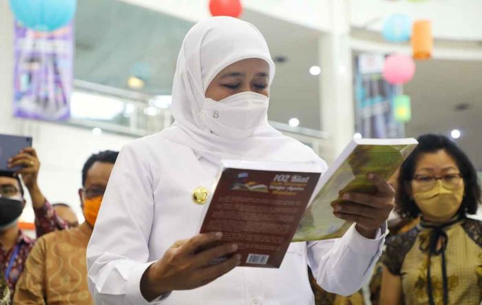 Peringati Hari Buku Nasional 2023, Gubernur Khofifah Dorong Peningkatan Minat Baca Masyarakat Peringati Hari Buku Nasional 2023, Gubernur Khofifah Dorong Peningkatan Minat Baca Masyarakat