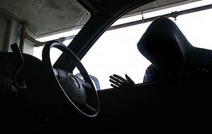 Maling Spesialis L300 di Surabaya Ditangkap Polisi Maling Spesialis L300 di Surabaya Ditangkap Polisi