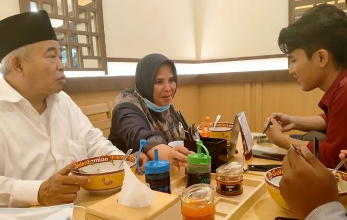Rintis Bisnis, Gus Azmi, Putra Kiai Asep, Buka Golden Lamian, Inilah Omzetnya Tiap Hari Rintis Bisnis, Gus Azmi, Putra Kiai Asep, Buka Golden Lamian, Inilah Omzetnya Tiap Hari