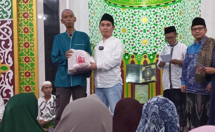 Safari Ramadhan, Wakil Bupati Mojokerto Berikan Santunan kepada Ribuan Anak Yatim dan Dhuafa