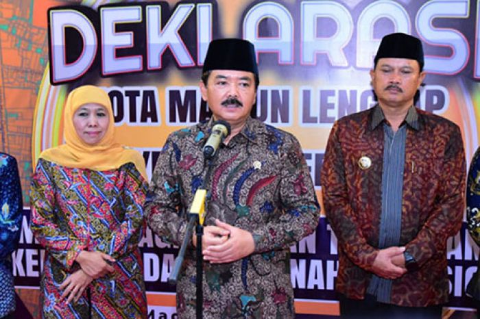 Pecah Telur, Gubernur Khofifah Deklarasikan Kota Madiun Sebagai Kota Lengkap Pertama di Jatim Pecah Telur, Gubernur Khofifah Deklarasikan Kota Madiun Sebagai Kota Lengkap Pertama di Jatim
