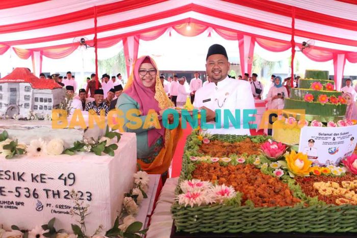 Upacara HUT ke-49, Bupati Gresik Ajak Kolaborasi Dalam Pelayanan Publik Upacara HUT ke-49, Bupati Gresik Ajak Kolaborasi Dalam Pelayanan Publik