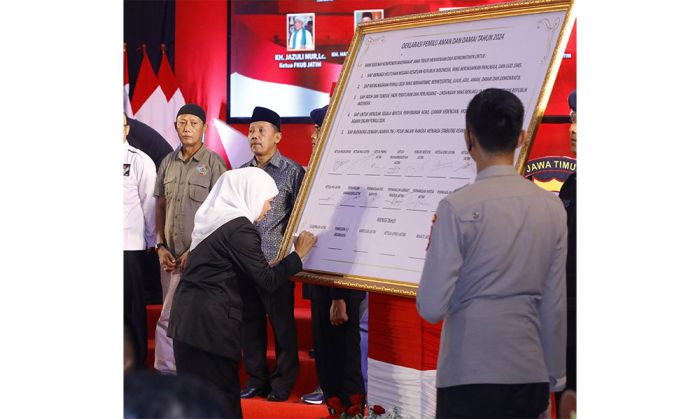 Gubernur Khofifah Tanda Tangani Deklarasi Pemilu Damai 2024 Bersama Forkopimda Jatim Gubernur Khofifah Tanda Tangani Deklarasi Pemilu Damai 2024 Bersama Forkopimda Jatim