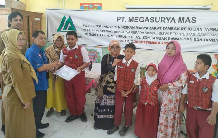 PT Megasurya Mas Gelontorkan Beasiswa Bagi 395 Pelajar di Sidoarjo dan Gresik PT Megasurya Mas Gelontorkan Beasiswa Bagi 395 Pelajar di Sidoarjo dan Gresik