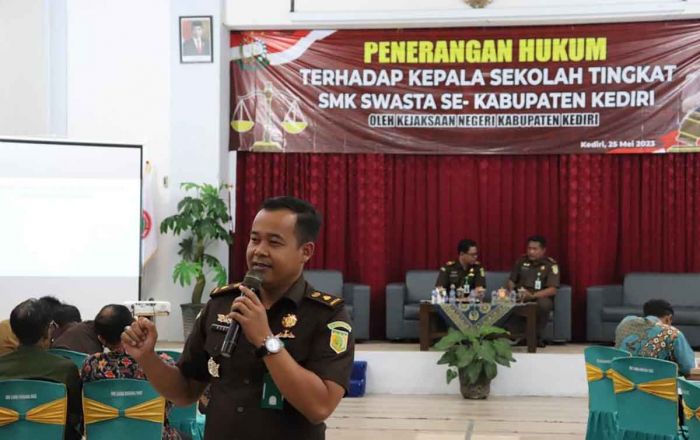 Tingkatkan Kesadaran Hukum, Kejari Kabupaten Kediri Gelar Jaksa Masuk Sekolah untuk Kepala SMK