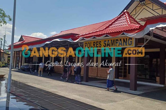 Polres Sampang Kembali Layangkan Surat Panggilan Kedua, Korban: Sekdes Daleman Harus Kooperatif Polres Sampang Kembali Layangkan Surat Panggilan Kedua, Korban: Sekdes Daleman Harus Kooperatif