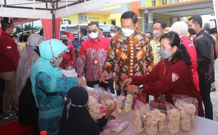 Berikan Pelayanan untuk Nelayan, DPMPTSP Jatim Gelar Roadshow ke Pelabuhan Brondong Lamongan Berikan Pelayanan untuk Nelayan, DPMPTSP Jatim Gelar Roadshow ke Pelabuhan Brondong Lamongan