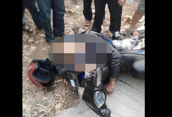 Desa Winong Tulungagung Digegerkan Mayat Tukang Ojek di atas Sepeda Motor Desa Winong Tulungagung Digegerkan Mayat Tukang Ojek di atas Sepeda Motor