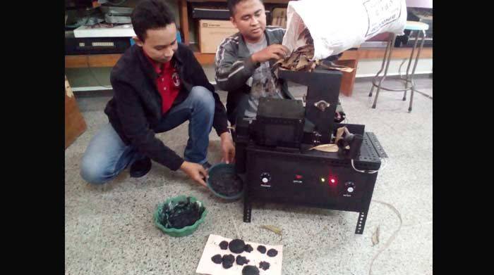 Dua Mahasiswa Untag Surabaya Ciptakan Alat Pengarangan Sampah Ramah Lingkungan