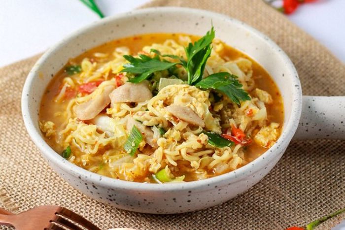 Cara Buat Mi Tek-tek Rebus Ayam Simpel dan Lezat Cara Buat Mi Tek-tek Rebus Ayam Simpel dan Lezat