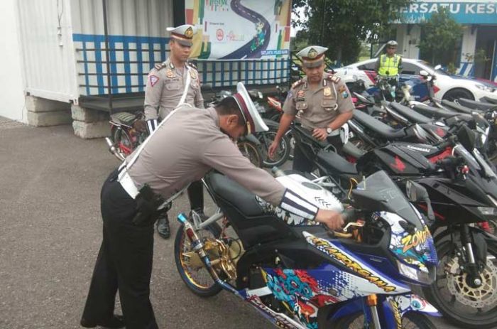 Puluhan Sepeda Motor Diduga Terlibat Dalam Balap Liar Diamankan Polisi