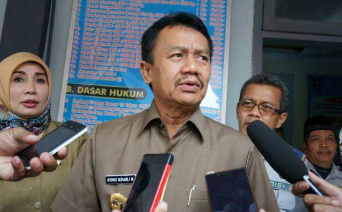 Bupati Jombang ‘Dibohongi’ Diknas Terkait Bisnis Pengadaan Buku LKS