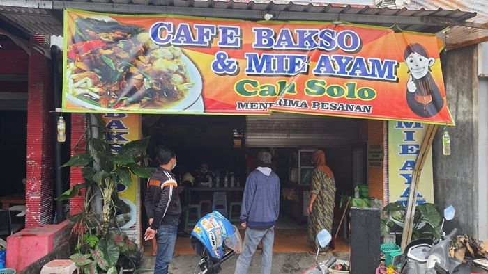 Selang Elpiji Bocor, Tiga Orang Luka Bakar Dilarikan ke RS Delta Surya Sidoarjo Selang Elpiji Bocor, Tiga Orang Luka Bakar Dilarikan ke RS Delta Surya Sidoarjo