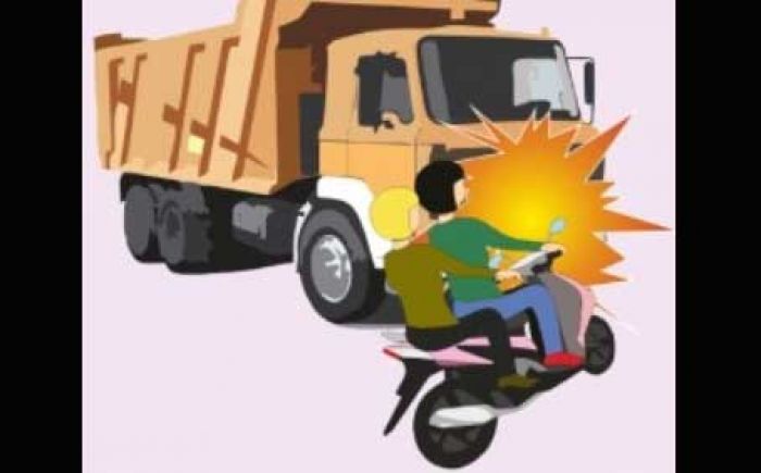 Terlindas Truk di Jembatan Sungai Gunting Mojoagung, Pengendara Motor Tewas Terlindas Truk di Jembatan Sungai Gunting Mojoagung, Pengendara Motor Tewas