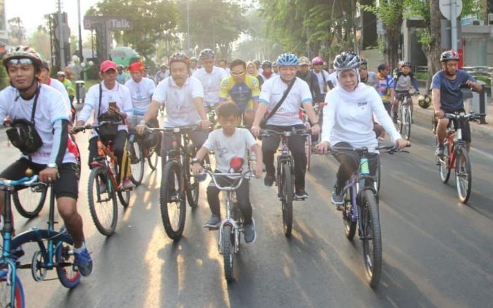 Gowes Bersama Gubernur Khofifah, 5.000 Biker Mania Berebut Hadiah Mobil