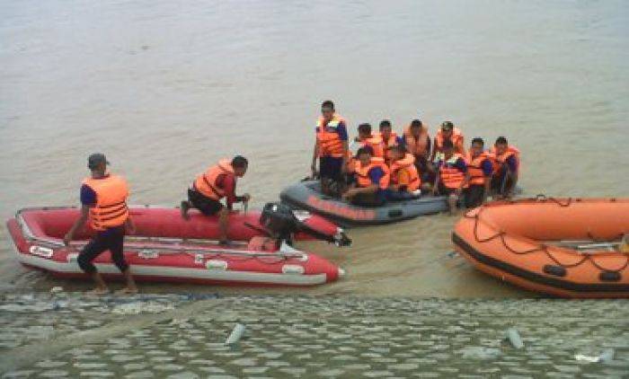 Mandi di Sungai Bengawan Solo, ABG di Bojonegoro Tewas Tenggelam Mandi di Sungai Bengawan Solo, ABG di Bojonegoro Tewas Tenggelam