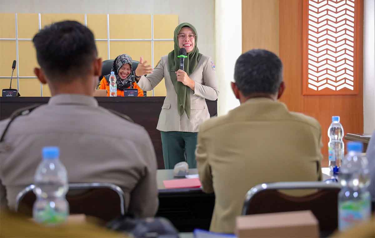 Kalaksa BPBD Kota Kediri, Indun Munawaroh, saat menyampaikan paparan. Foto: Ist