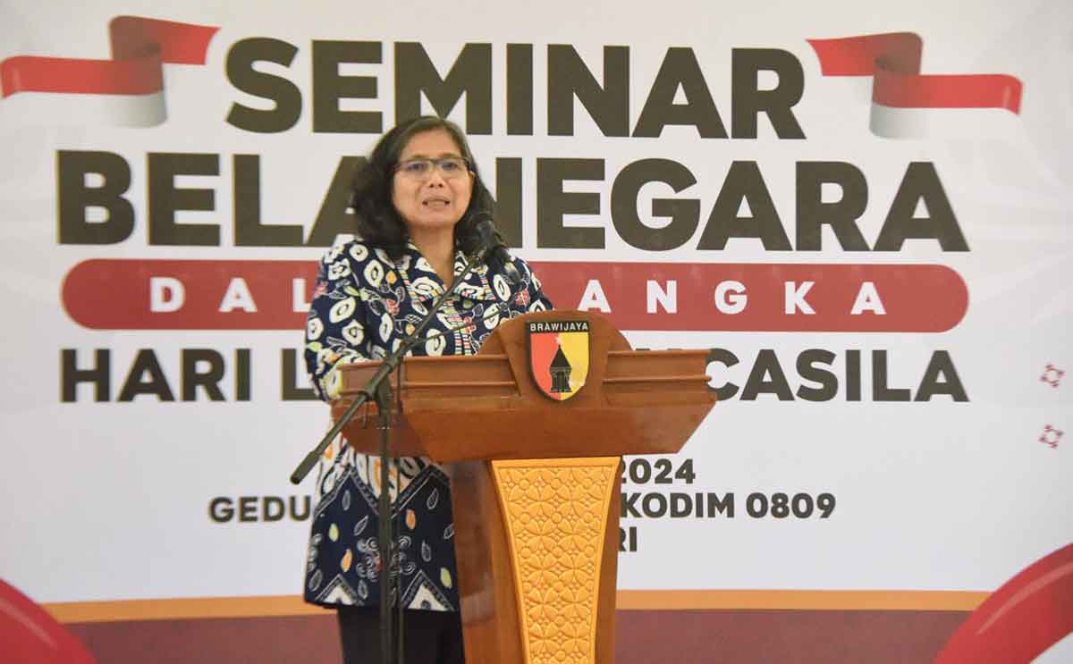 Pj Wali Kota Kediri, Zanariah, saat memberi sambutan. Foto: Ist