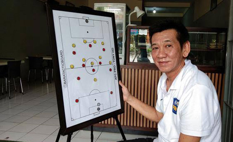 Tony Ho, Pelatih baru Persedikab Kabupaten Kediri. (foto: ist)