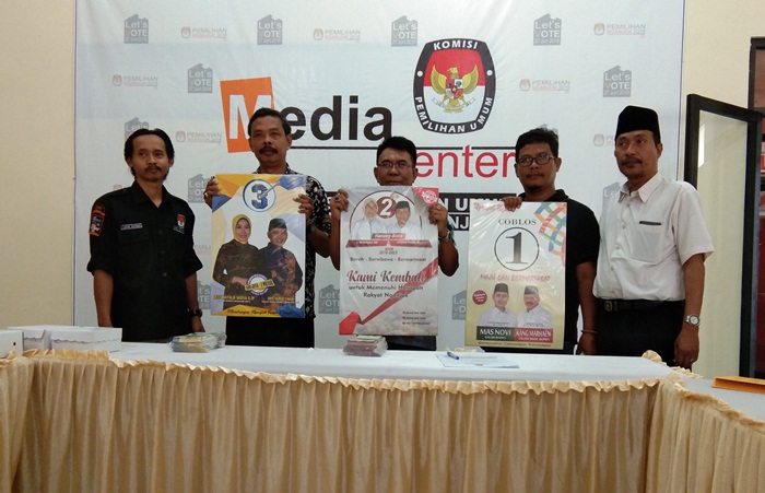 KPU Nganjuk Serahkan APK dan BK ke Tiga Paslon