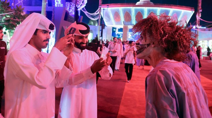 Perayaan Halloween dimulai di Riyadh, Arab Saudi. Acara itu digelar Boulevard Riydah. Dalam berita yang dilansir beberapa amedia, Boulevard diubah menjadi arena pesta kostum dengan tajuk “Akhir Pekan Menakutkan