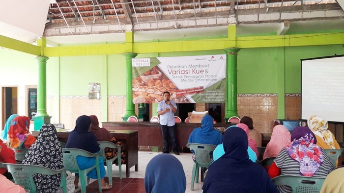 Suasana pelatihan Food Photography melalui smartphone.