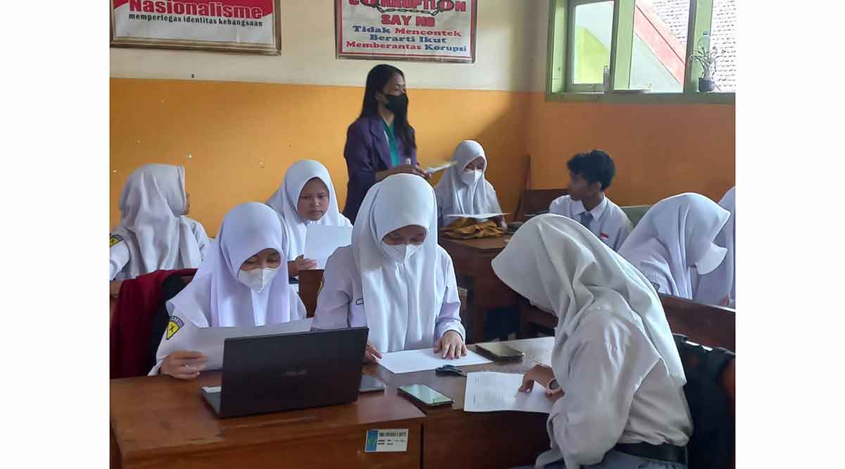 Kegiatan belajar mengajar di SMAN 2 Batu.