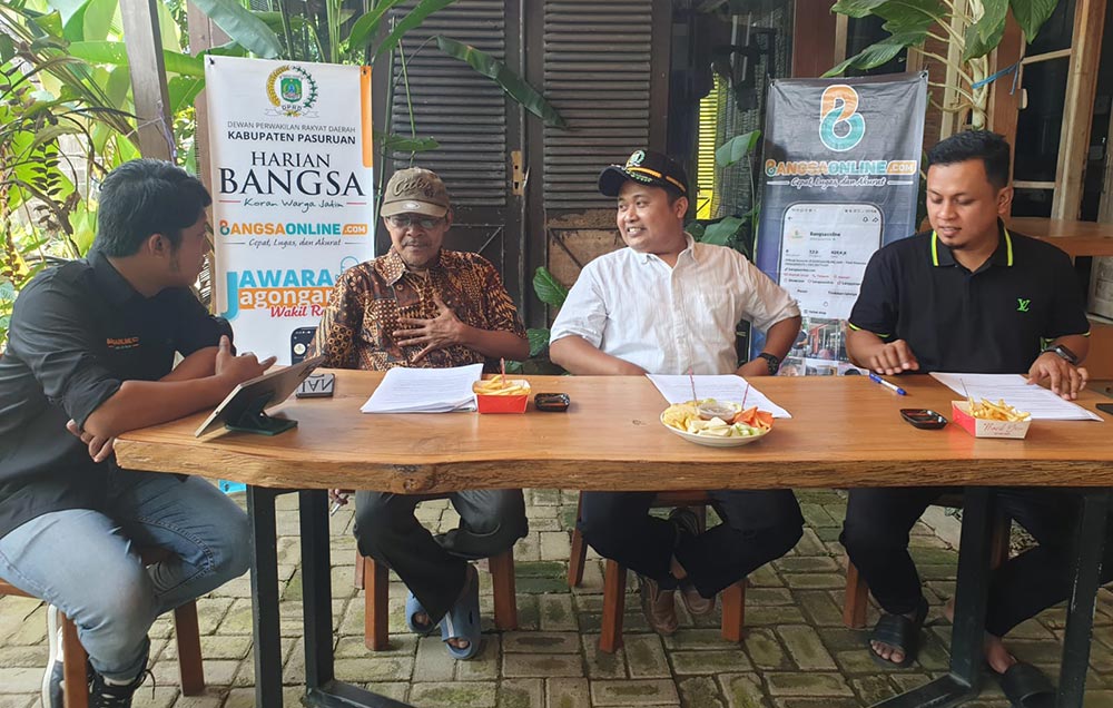 Dari kiri, Revol Afkar (host), KH. Shonhaji Abdul Wahid, Muhamad Ghozali, dan Bambang Yuliantoro Putro, saat Podcast Jagongan Wakil Rakyat (Jawara).