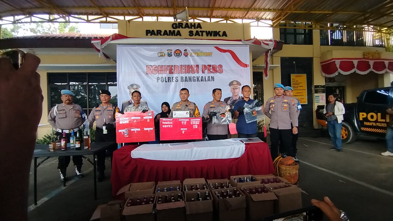 Konferensi pers Polres Bangkalan ungkap kasus hasil Operasi Pekat Semeru 2026