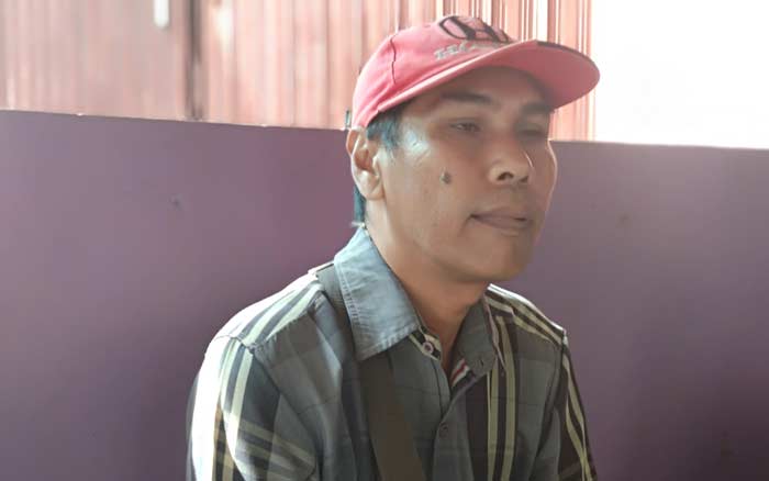 Hartono, warga Pacitan yang belum menerima surat C 6. foto: YUNIARDI S/ BANGSAONLINE