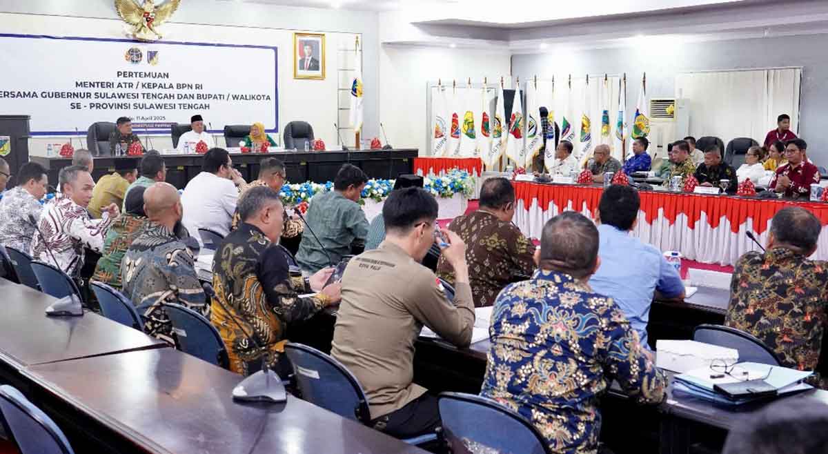 Menteri ATR/BPN saat memberi arahan kepada kepala daerah se-Sulteng, 