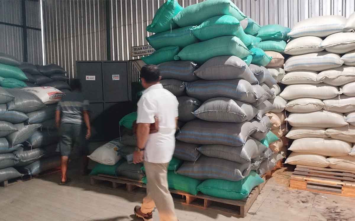 Kondisi salah satu gudang petani di Kesamben, Jombang.