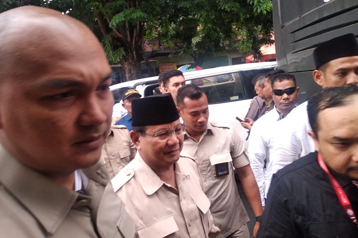  Capres 02, Prabowo Subianto mengunjungi Rutan Klas I Surabaya di Medaeng, Sidoarjo.