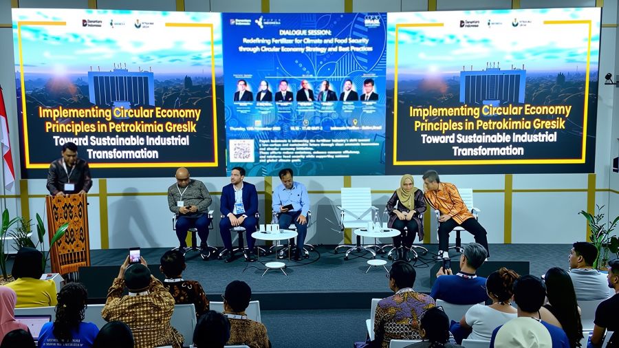 Petrokimia Gresik saat memaparkan dekarbonisasi melalui strategi ekonomi sirkular di Forum Perubahan Iklim Dunia COP3 di Brazil. foto: ist.