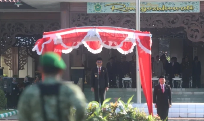 Bupati Pamekasan, Kholilurahman saat memimpin apel Hari Lahir Pancasila
