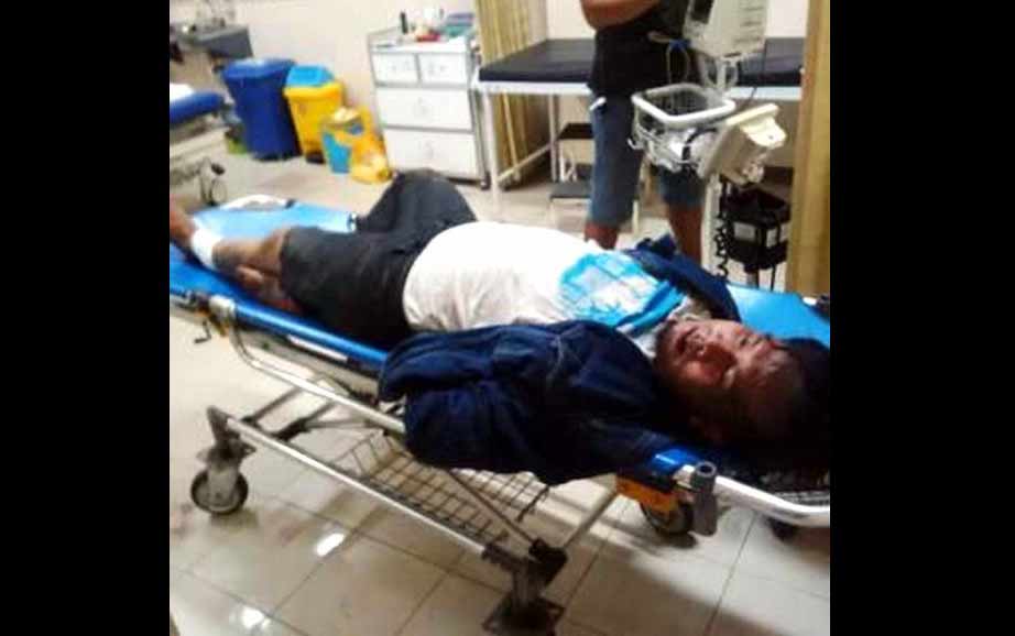 TERKAPAR: Tersangka Achmad Farid mendapat perawatan intensif di UGD RS Sido Waras Bangsal. foto: realita