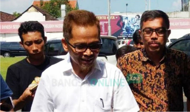 Zaenal Abidin saat diperiksa KPK pada Maret tahun lalu. foto: SOFFAN SOFFA/ BANGSAONLINE