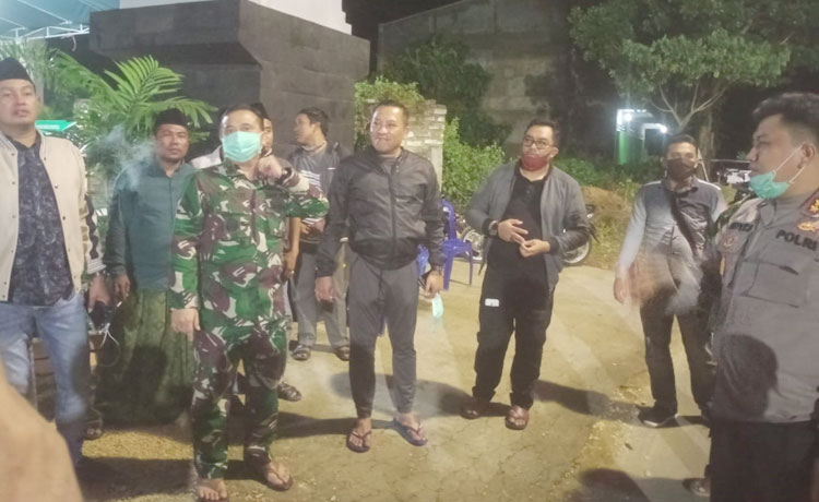 Bupati dan Forkopimda Sampang saat memantau Posko Banyuates.