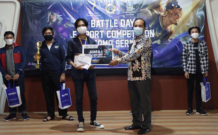 Putkam Unitomo mewadahi milenial salurkan kegiatan positif di tengah pandemi dengan menggelar kompetisi esport. (foto: ist)