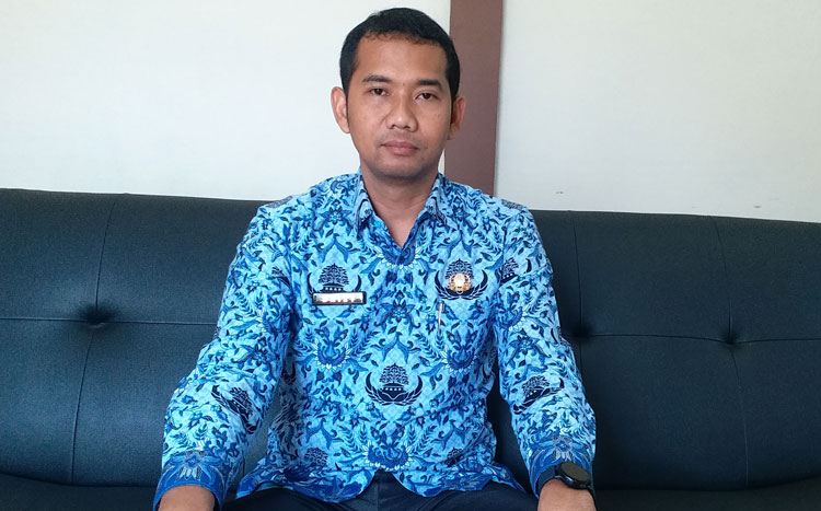 Akhmad Ahadiyan Hamid S, Kepala DPMD Bangkalan saat ditemui wartawan, Rabu (17/6).