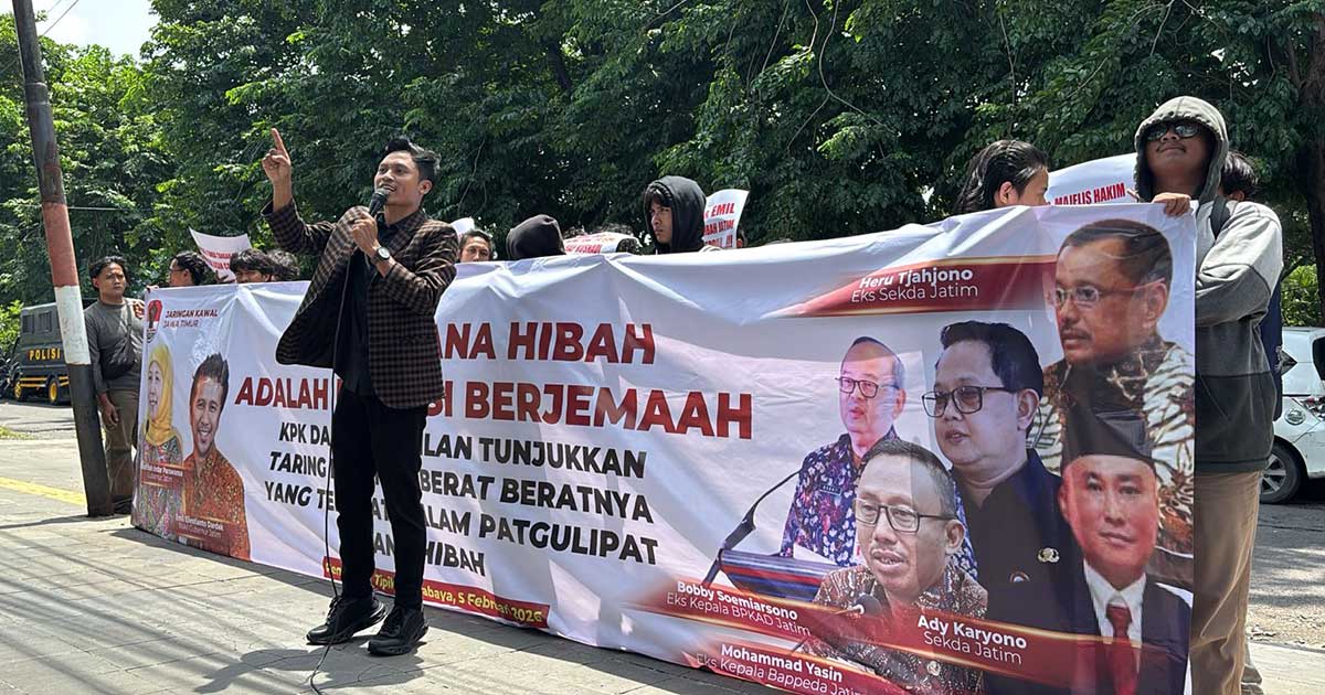 Demo yang berlangsung di Pengadilan Tipikor Jatim.