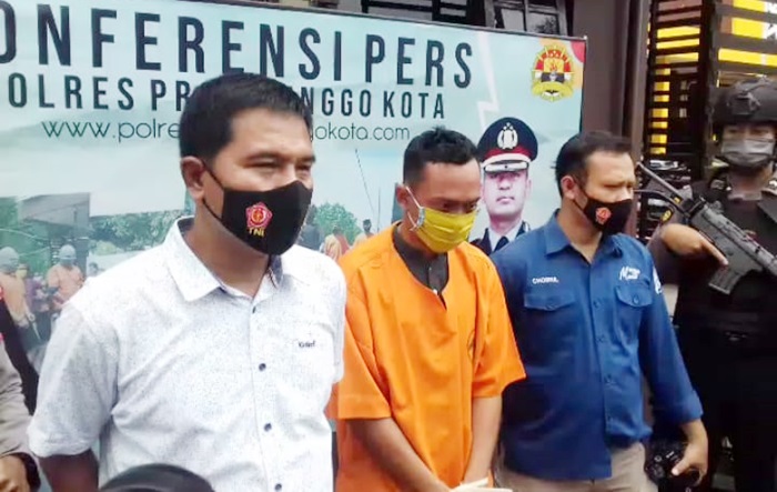 Pelaku Sahrizal saat dirilis di Polres Probolinggo Kota.